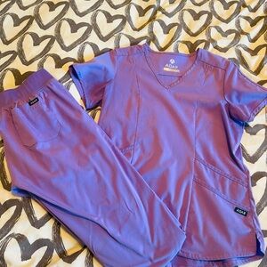 Adar pro scrubs size small lilac